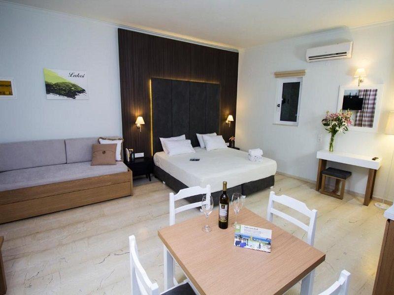 Elia Stalos Apartments Agia Marina  Exterior photo